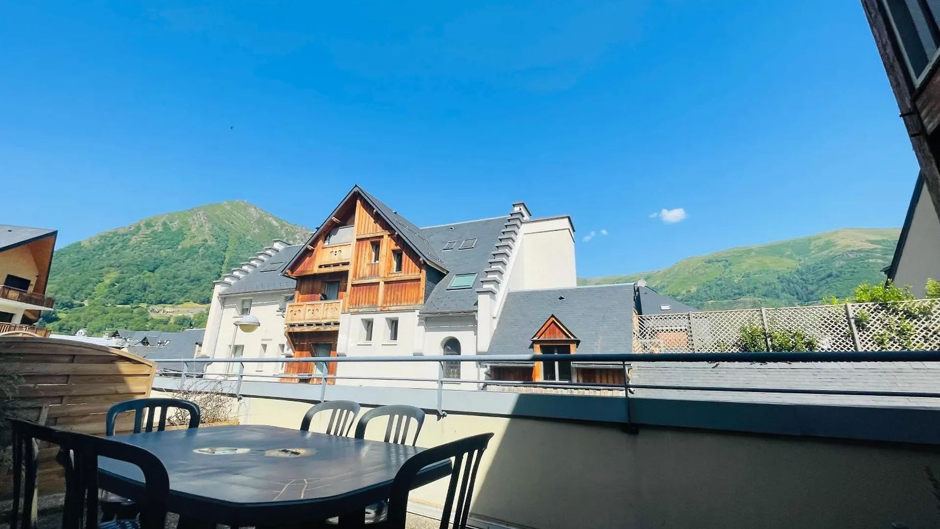Appartamento Appartement avec Piscine Intérieure Centre Village Saint Lary